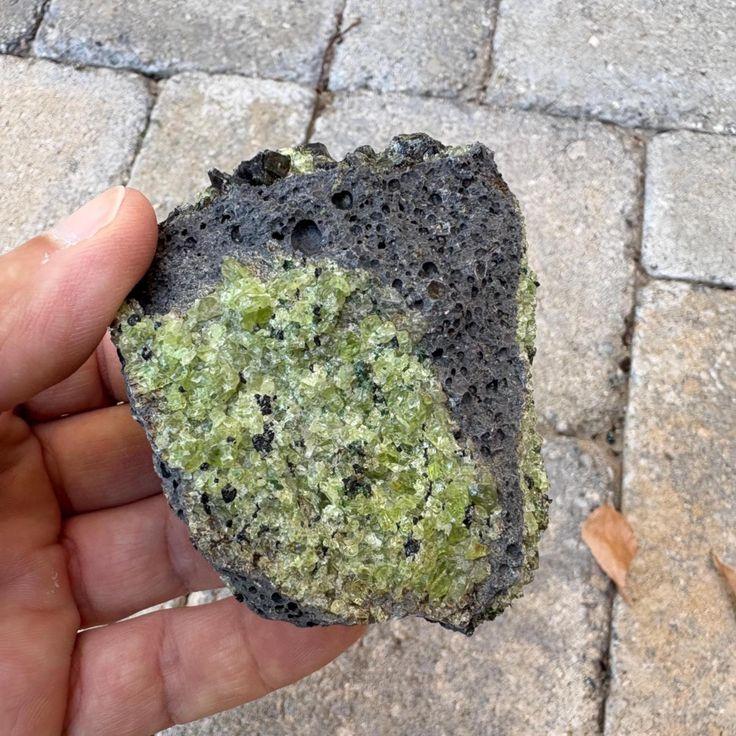 Where to Find Peridot in the US: Locations & Collecting Guide