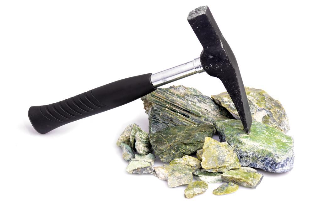 The Ultimate Rock Hammers Guide for Rockhounding Enthusiasts