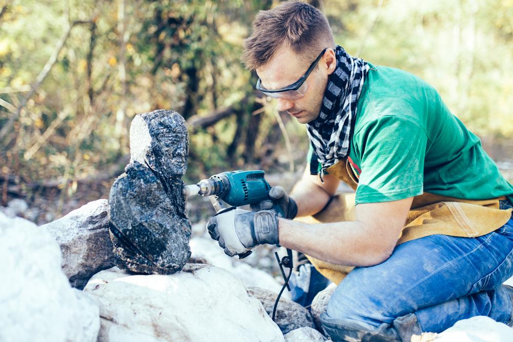 How to Use a Dremel Tool to Cut and Polish Rocks