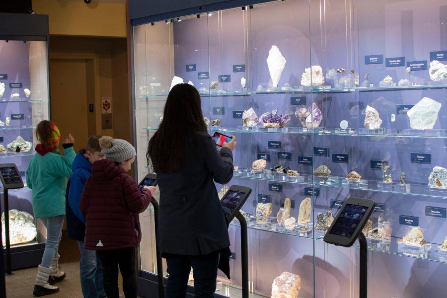 No Field Trip Needed! 10 Amazing Indoor Activities for Rockhounding in Winter