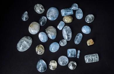 March Birthstone: Meaning, Color, History & Jewelry Guide