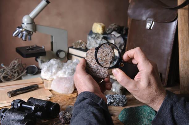 5 Fun Winter Rock Identification Projects for Rockhounds - Easy Indoor Rockhounding Ideas